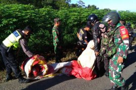 TNI dan polisi sita enam balon "lebaran" yang siap mengudara