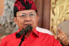 Gubernur Bali: Jangan pojokkan aparat terkait kerumunan di Kampung Jawa
