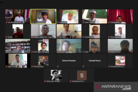 Pastika: Pemuda Bali harus mau "banting setir" masuk ke sektor informal