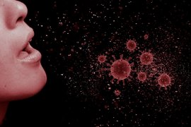 Melihat risiko tertular COVID-19 dari berbicara