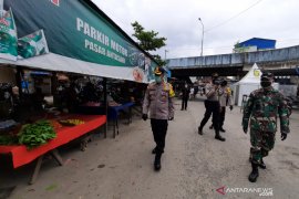 Kapolresta Banjarmasin pimpin pendisiplinan pasar tradisonal jelang normal baru