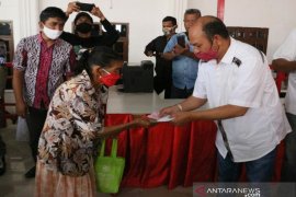 Pemkab Taput salurkan BLT Rp600 ribu dari APBD untuk 1.458 keluarga