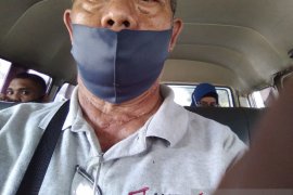 Taksi angkutan penumpang umum beraktivitas kembali