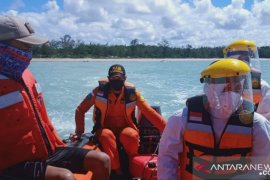 Tim gabungan lanjutkan pencarian korban hilang di laut (Video)