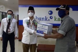 Ribuan sembako dibagikan kepada para pensiunan