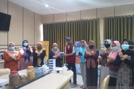 Sebanyak 1.000 warga Kota Palu segara jalani tes cepat COVID-19