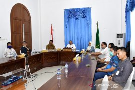 Bupati Natuna jemput bantuan alkes COVID -19 di Tanjungpinang