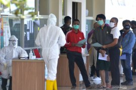 Amuk COVID-19 dan cara "merdeka" dari COVID-19