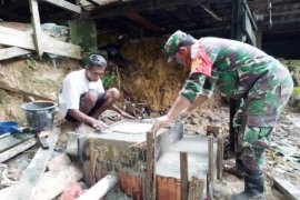 Kodim 0105 Aceh Barat bangun jamban untuk warga kurang mampu