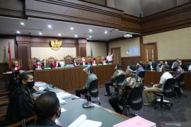 Sidang pembacaan dakwaan korupsi Jiwasraya menghadirkan 7 hakim