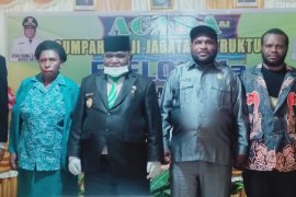 DPRD Deiyai harap Sekda baru betah di tempat tugas