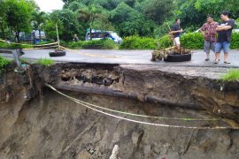 Ruas jalinsum di Bane Pematangsiantar terancam amblas