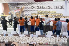 GAGALKAN PENYELUNDUPAN SABU SEBERAT 402 KG Page 1 Small