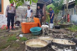 Seorang pedagang dilaporkan jual sate gunakan daging ayam busuk di Aceh Besar