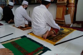 Kaum muslim sambut gembira jumatan mulai kembali