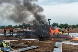 Helikopter jatuh di kompleks industri, korban belum diketahui