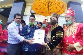 Puluhan warga laporkan Ade Armando ke polisi dugaan pencemaran nama baik masyarakat Minangkabau