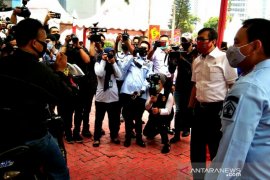 Kemenkumham mengadakan "Drive Thru Rapid Test COVID-19"