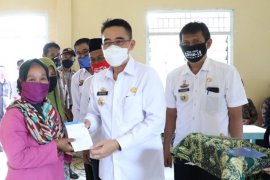 Bupati Lampung Timur berharap BLT DD ringankan beban ekonomi warga