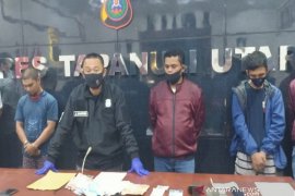 Atas laporan warga, dua buronan BNN kasus 55 Kg sabu diringkus di Taput