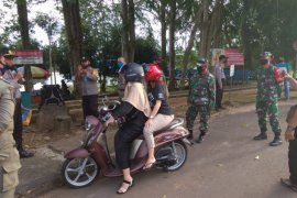 Warga minta petugas tertibkan pegawai nongkrong pada jam kerja