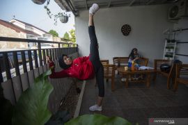 Latihan mandiri taekwondoin Defia Rosmaniar