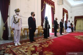 Seven new foreign ambassadors submit letters of credentials to Jokowi