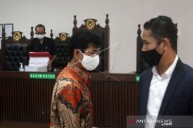 SIDANG PERDANA BUPATI NONAKTIF SOLOK SELATAN MUZNI ZAKARIA Page 1 Small