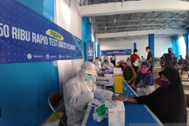 Ikuti tes cepat gratis, suami istri di Situbondo dinyatakan reaktif