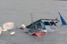 Pompong nelayan tenggelam di perairan Karimun