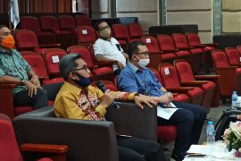 Jauhar salah satu narasumber pada diskusi SDGs pasca COVID-19