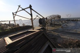 Objek wisata rusak diterjang ombak