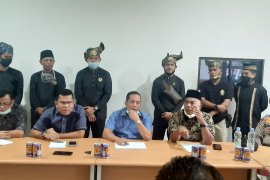 Tinjau lokasi dugaan penyekapan dan penganiayaan karyawan, DPRD Riau minta izin PT IDB dicabut