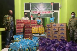 Kanwil Kemenag Sulsel salurkan bantuan untuk korban banjir di Bantaeng