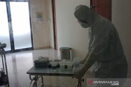 Bambang petugas kebersihan jalani masa COVID-19 berbekal doa orangtua