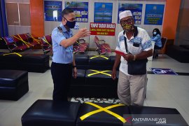 Pembuatan paspor di Pekanbaru aktif lagi, kuota dikurangi 50 persen. Begini penjelasannya