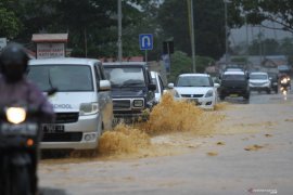 DRAINASE BURUK SEBABKAN BANJIR Page 1 Small