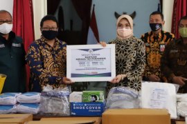 Yayasan Rumah Kita bantu peralatan kesehatan di Probolinggo