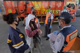 Warga yang hendak masuk ke wilayah Bali diimbau melengkapi diri dengan identitas