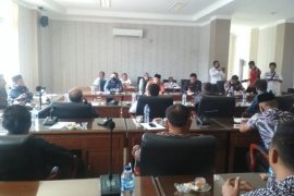 Inspektorat Pasaman Barat akui ada sejumlah APD Dinas Kesehatan tidak teregistrasi dan tak memiliki izin edar