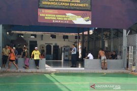 Petugas Lapas Tasikmalaya dan narapidana dites urine