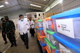 Jusuf Kalla Tinjau Gudang Logistik PMI Regional Kalimantan