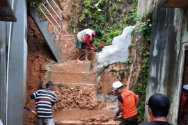 5 hari diguyur hujan, Kotabaru dilanda banjir dan tanah longsor