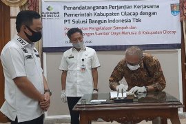 Pemkab Cilacap dan PT SBI jalin kerja sama pengelolaan sampah