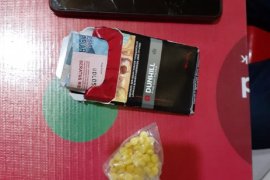 Polda Sulut periksa 2 orang pelaku pengedar obat keras