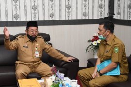 Pindah tugas sebagai Kepala Bappeda Riau,  ini pesan Plh Bupati kepada Emri