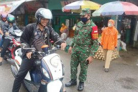 Tim gabungan terapkan disiplin protokol kesehatan di pasar Putussibau