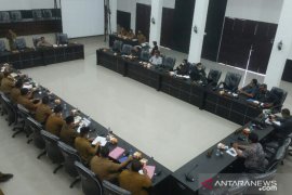 Data belum diserahkan oleh Pemkab, DPRD Labura kesal