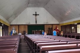 Polisi Asmat kerja bakti di rumah ibadah sambut HUT Bhayangkara