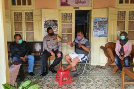 Perwira polisi di Situbondo tertembak senjatanya sendiri saat tangkap DPO curanmor